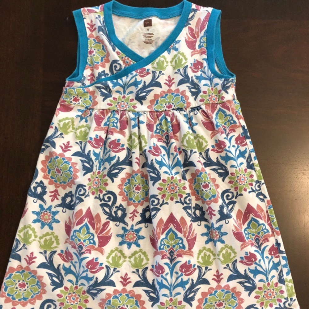 Tea Collection Sleeveless Patterned dress Size 5.